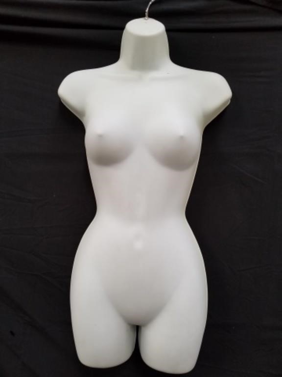 32-in plastic mannequin