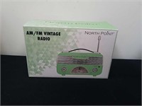 New North Point mini AM FM vintage looking radio