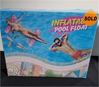 New inflatable pool float