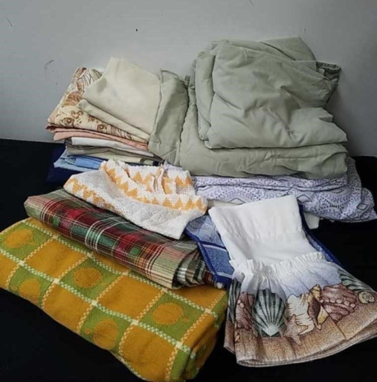 Miscellaneous Linens sheets, curtains, towels,