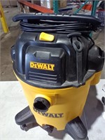 Dewalt Wet/dry Vacuum 12 Gallon Corded Vac