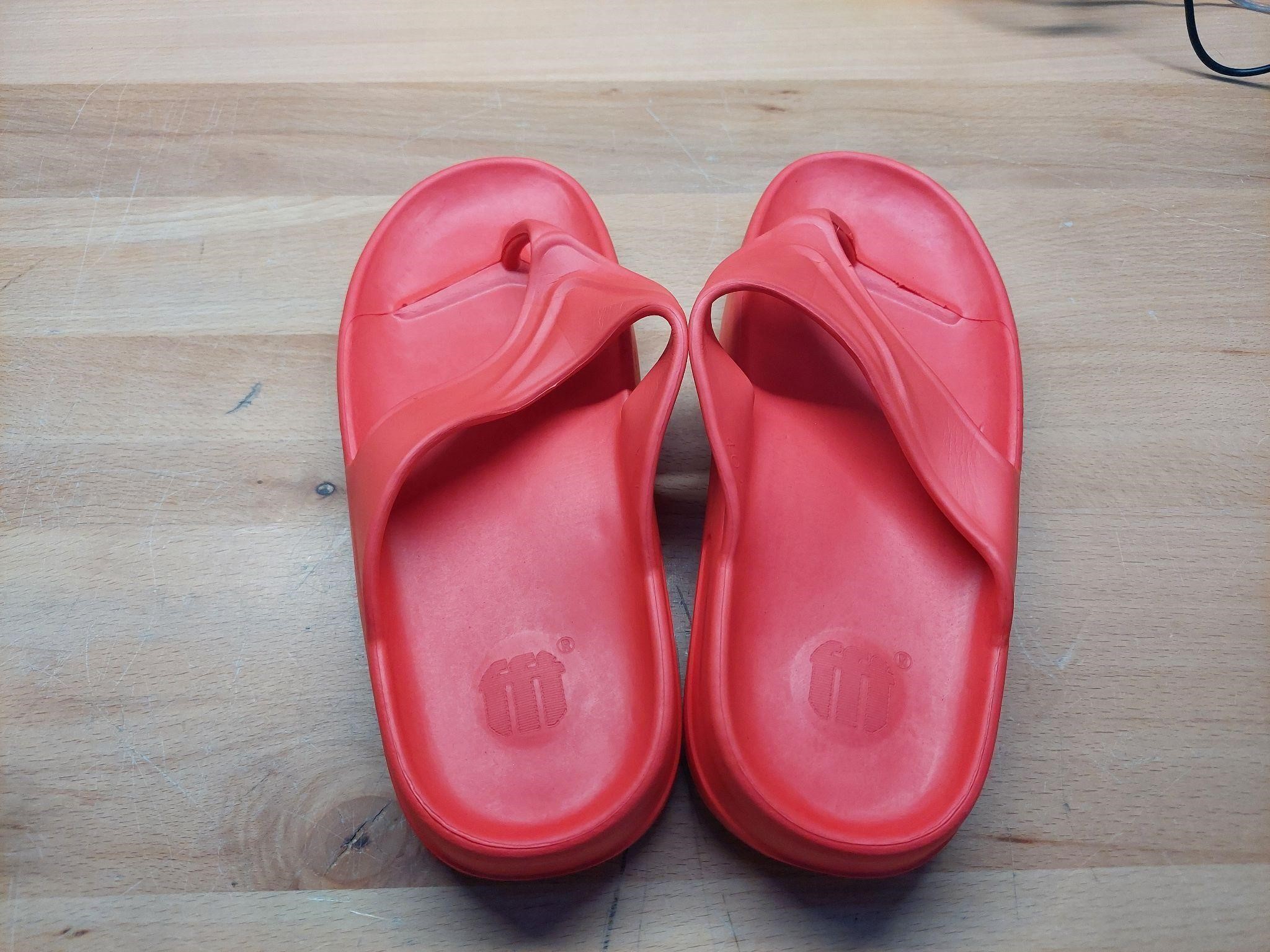 Size 40 Red sandals