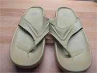size 45 green sandal