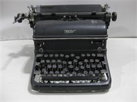 17"x 14"x 9" Vtg Royal Typewriter Untested