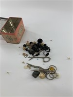 Small lot with sewing supplies and some beads,