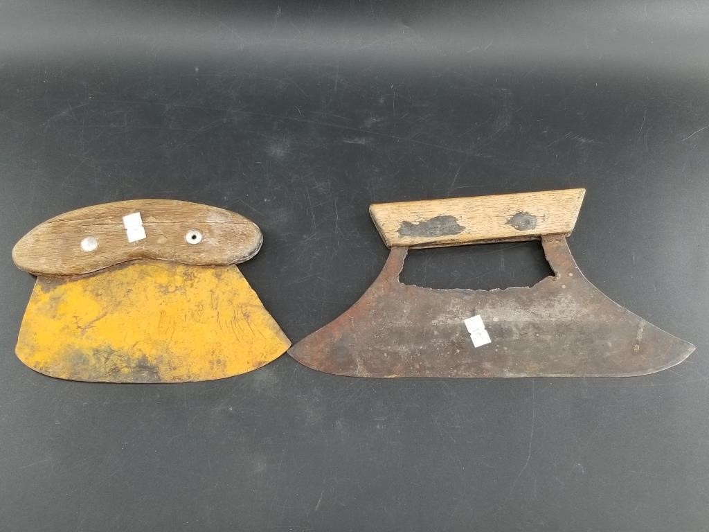 Pair of vintage cutting tools