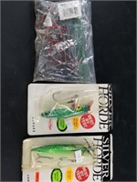 Lot with flat fish lures and sinkers