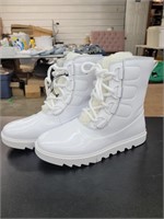 New Sorel waterproof boots size 8