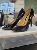 Guess black patent heels size 8.5