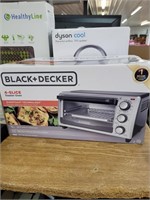 New black + Decker 4 slice toaster oven
