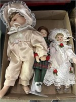 Flat with porcelain dolls