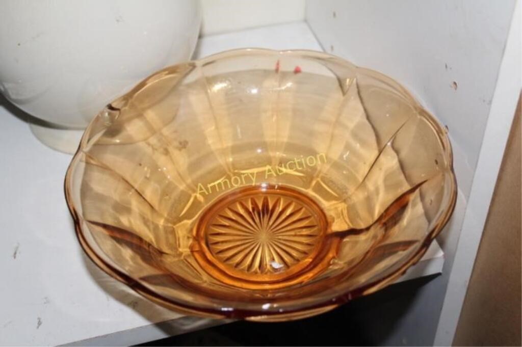 SQUARE BOWL AND AMBER GLASS BOWL
