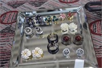 VINTAGE CLIP ON EARRING JEWELRY - NOT DISPLAY