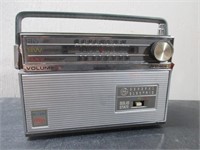 Vintage Portable GE Radio