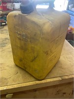 5 gallon yellow diesel gas can