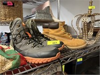 2 PAIRS OF BOOTS TIMBERLAND MORE SZ 6.5 MORE