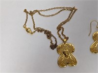 20" Gold tone Poodle Necklace & Earring Set