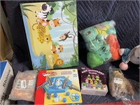 1 LOT ASSORTED TOYS INCLUDING STUFFED ANIMALS,