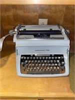 Underwood FIVE typewriter with cover