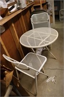 metal patio table w/2 chairs