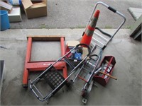 1 saw horse,carts,cone & items