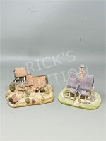 2 British collectable cottages