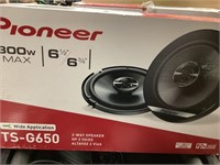 Pioneer TS-G650 6.5/6.75in 300W Max Speaker Pair