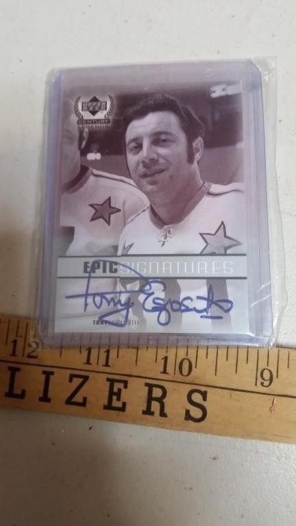 Tony Esposito UD Epic Signatures Hockey Card