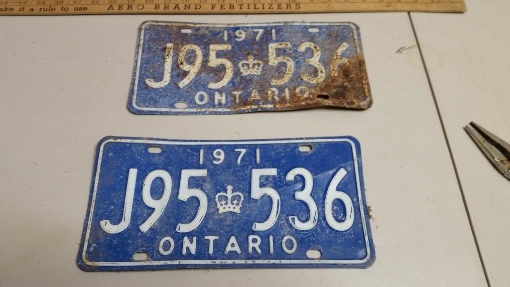 1971 Ontario License Plate Pair