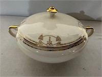 Salem Commadore Covered Dish