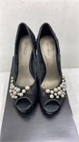 High heel shoe in black size 7 - 4in heels