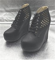New ladies shoes size 8