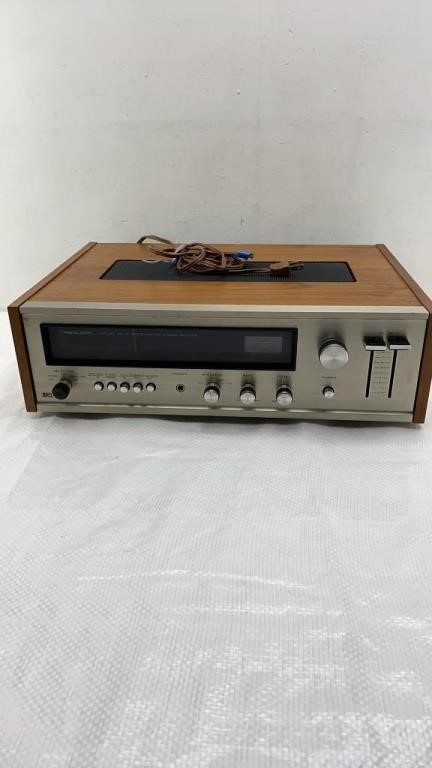 Realistic STA-82 solid state Am/FM stereo