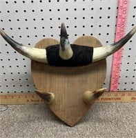 Bull horn coat rack
