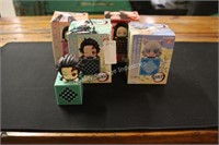4- anime figurines (display)