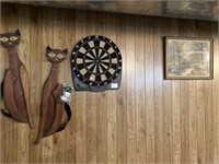 Digital dartboard & wood cats