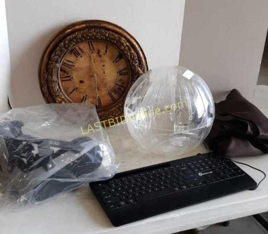New Brace, Keyboard,  Clock, Tablecloth