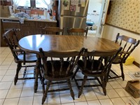 PINE DINING TABLE W/ EXTRA LEAF AND 6 STURDY