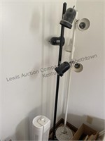 2 pedestal lamps, oscillating floor fan tested