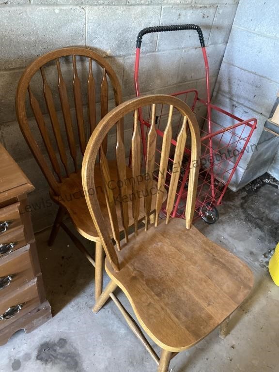 2 chairs, red cart