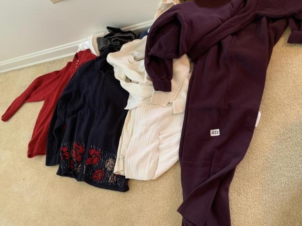 CLOTHING INCL. JACKET L SWEATER ETC.