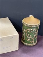 McM Germany green scroll candle