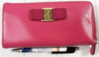 Salvatore Ferragamo 22-C124 leather wallet in