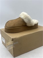 NEW Size 10 Platform Fuzzy Slippers