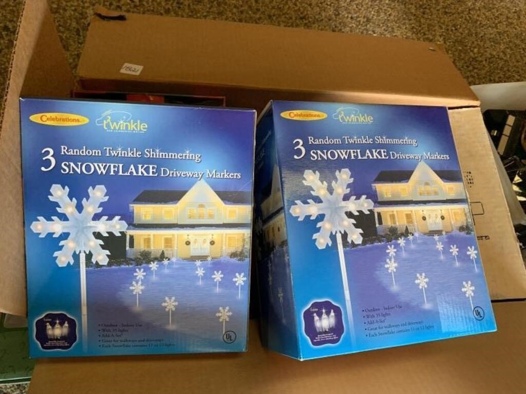 SNOWFLAKE LIGHTS & 2 BOXES FROSTED BULBS IN
