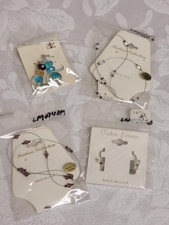 NEW JEWELRY 2 NECKLACES & 2 EARRINGS