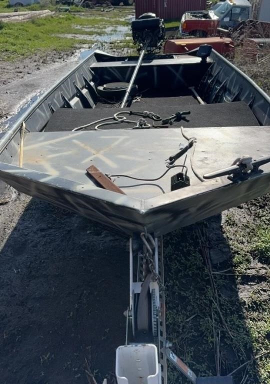 2001 Outboard boat