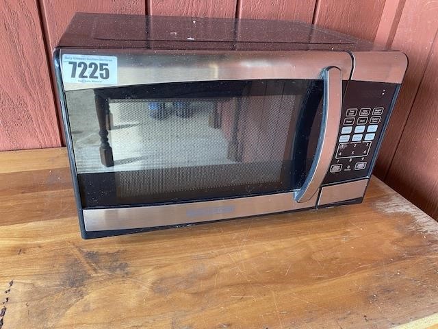 Black & Decker Microwave, 900 Watt, No Glass