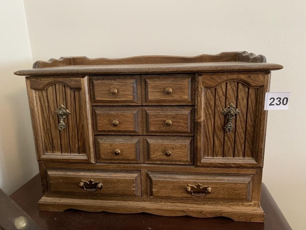 JEWELRY CHEST PULL OUT DRAWERS