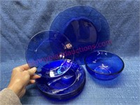 Vtg Cobalt blue glass plates & bowl (8pcs)